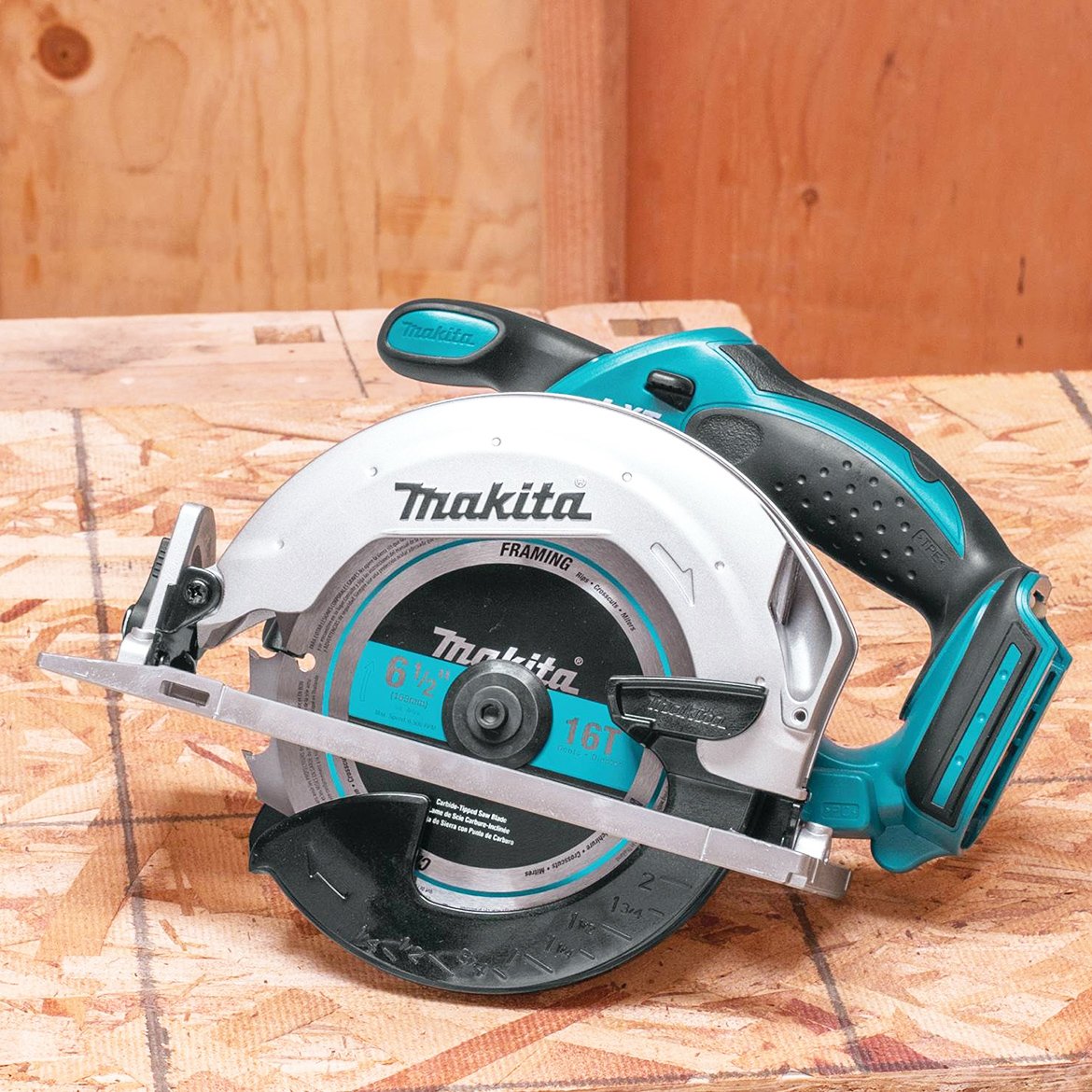 Makita XT1501 18-Volt 3,0Ah 15-teiliges Lithium-Ionen Akku-Werkzeug-Set